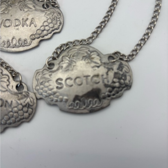 Arthur Court Grape Bottle Markers Set - Picture 5 of 8